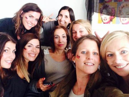 ...im Fussballfieber. Wer hat Julia da wohl angesteckt?